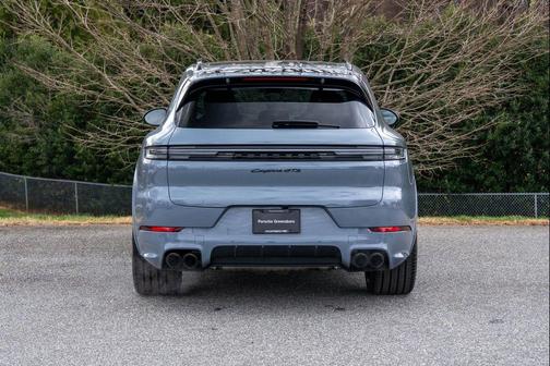 2025 Porsche Cayenne GTS