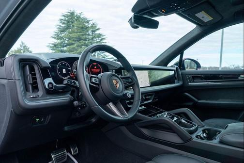 2025 Porsche Cayenne GTS