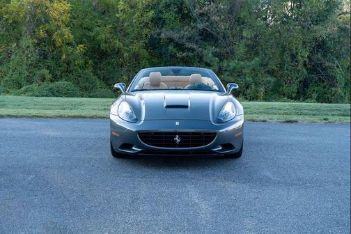 2010 Ferrari California Base