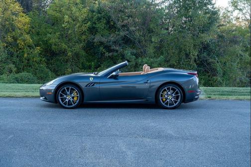 2010 Ferrari California Base