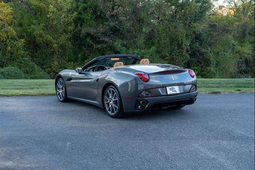 2010 Ferrari California Base