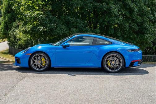 2022 Porsche 911 Carrera