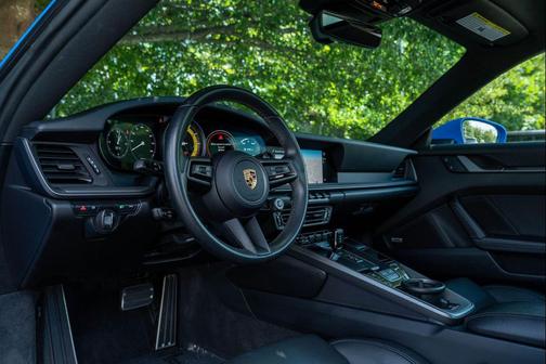 2022 Porsche 911 Carrera