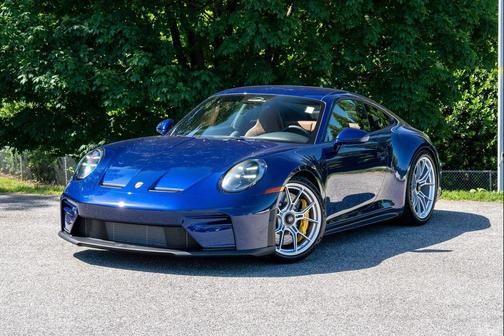 Gentian Blue Metallic 2026 Porsche 911 GT3