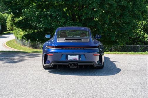Gentian Blue Metallic 2026 Porsche 911 GT3
