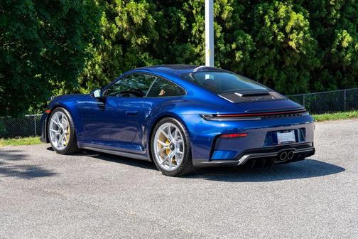 Gentian Blue Metallic 2026 Porsche 911 GT3