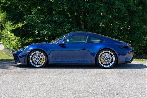 Gentian Blue Metallic 2026 Porsche 911 GT3