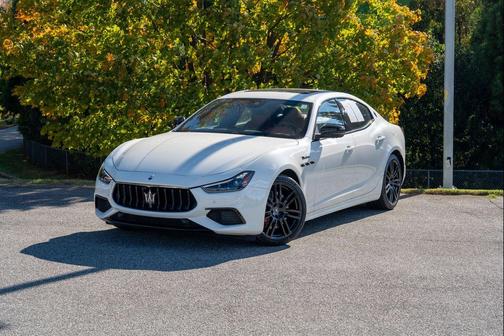 2022 Maserati Ghibli Modena Q4