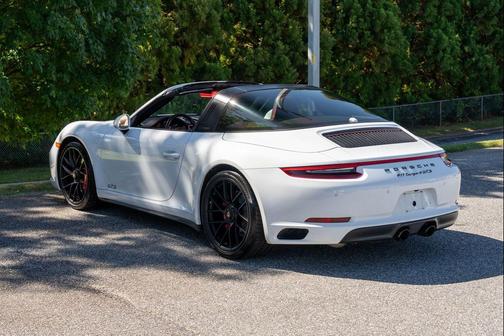 2018 Porsche 911 Targa 4 GTS