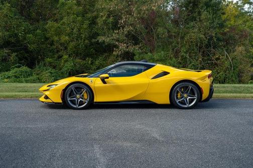2023 Ferrari SF90 Stradale 2DR CPE
