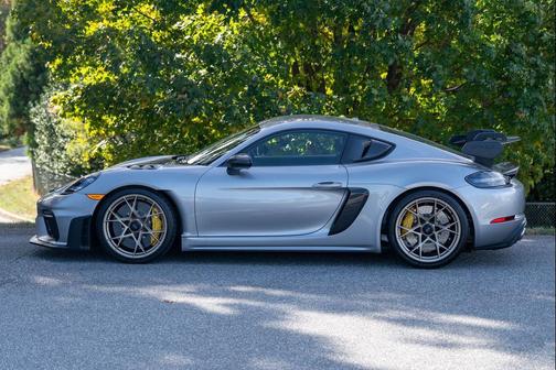 2025 Porsche 718 Cayman GT4 RS