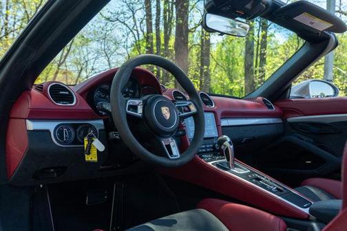 2023 Porsche 718 Spyder Roadster