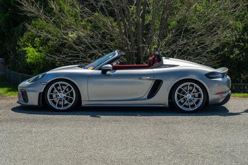 2023 Porsche 718 Spyder Roadster