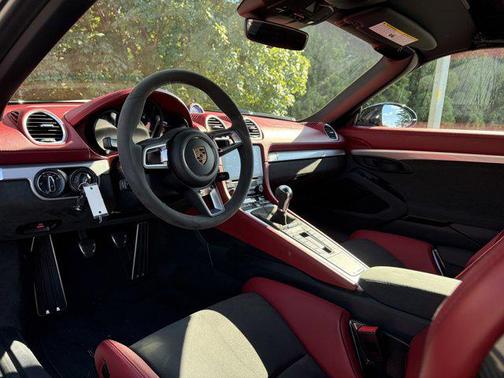 2022 Porsche 718 Spyder 2DR SPYDER