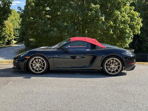 2022 Porsche 718 Spyder 2DR SPYDER