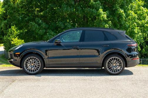 2023 Porsche Cayenne Platinum Edition