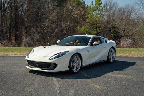 2019 Ferrari 812 Superfast Base