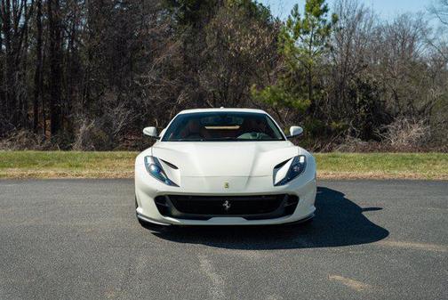 2019 Ferrari 812 Superfast Base