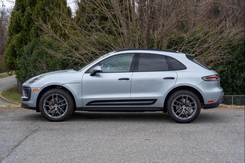 2025 Porsche Macan Base