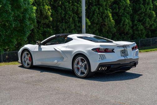 Arctic White 2022 Chevrolet Corvette Stingray w/2LT