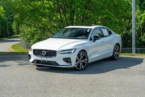 2025 Volvo S60 B5 Core