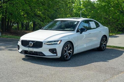 2025 Volvo S60 B5 Core