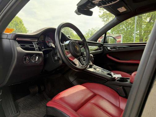 2020 Porsche Macan Base