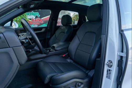 2025 Porsche Cayenne Cayenne