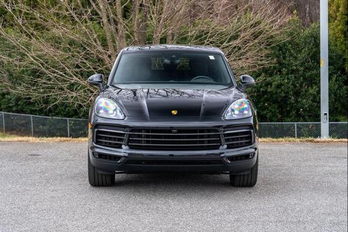 2023 Porsche Cayenne Platinum Edition
