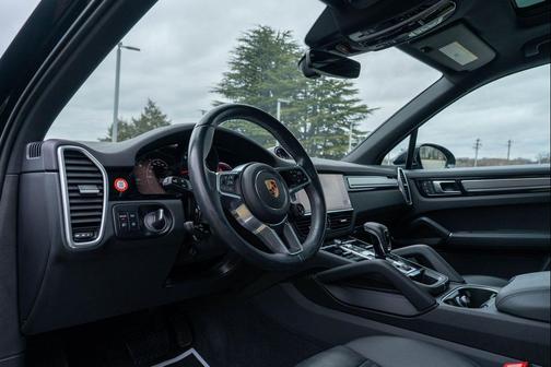 2023 Porsche Cayenne Platinum Edition