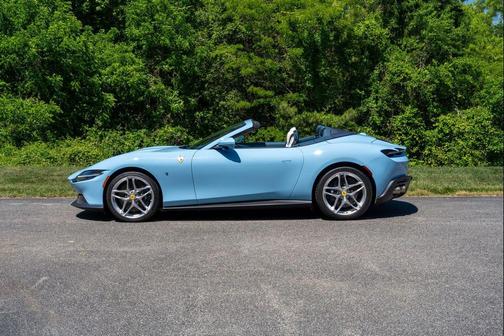 2025 Ferrari Roma Spider Base