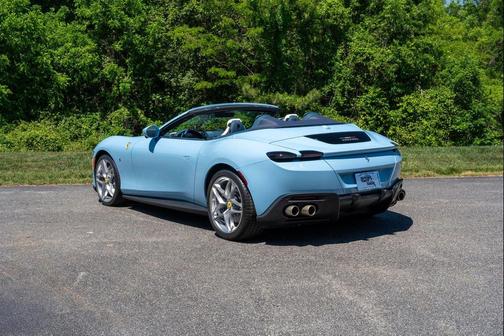 2025 Ferrari Roma Spider Base