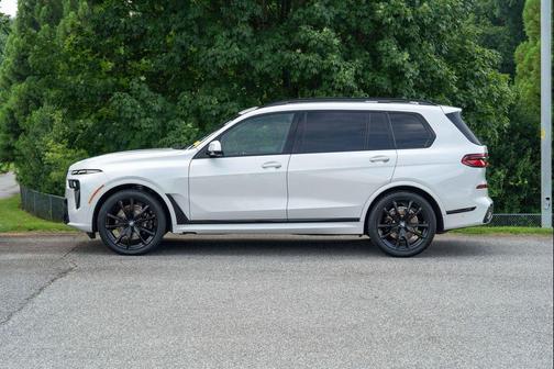 2024 BMW X7 xDrive40i