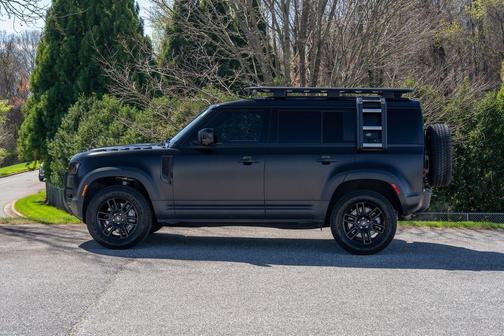2021 Land Rover Defender 110 SE