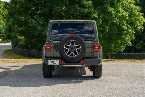 2024 Jeep Wrangler 4-Door Sahara 4x4