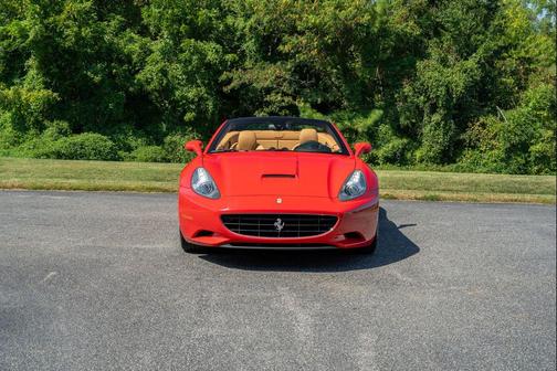 2010 Ferrari California Base