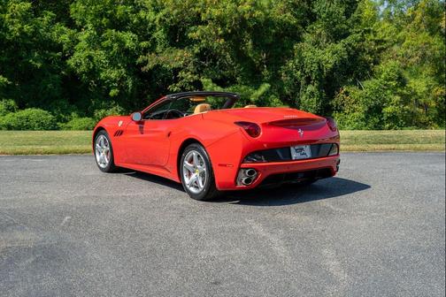 2010 Ferrari California Base