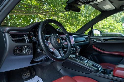 2020 Porsche Macan AWD