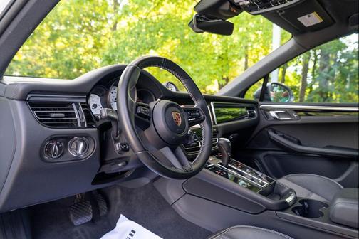 2023 Porsche Macan T