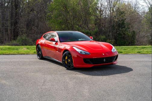 Rosso 2017 Ferrari GTC4Lusso V12