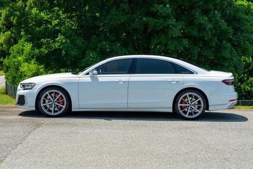 2022 Audi S8 4.0T