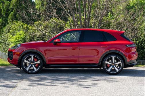2026 Porsche Cayenne GTS