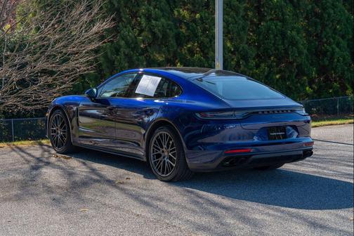 2023 Porsche Panamera Platinum Edition