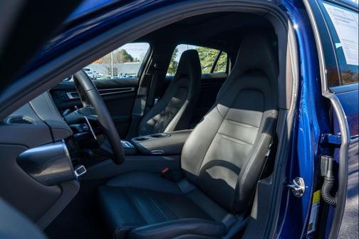 2023 Porsche Panamera Platinum Edition