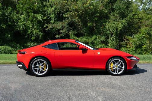 2022 Ferrari Roma Base