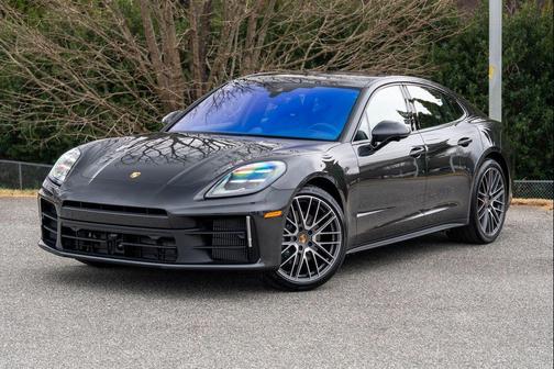 2026 Porsche Panamera 4