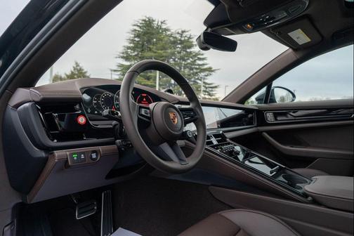 2026 Porsche Panamera 4