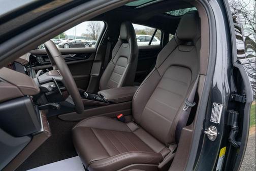 2026 Porsche Panamera 4