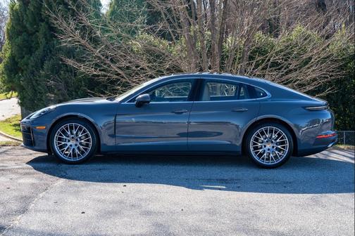 2026 Porsche Panamera Base