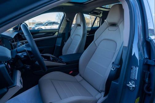 2026 Porsche Panamera Base